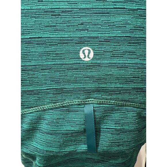 Lululemon Set: Define Jacket Sz 6, Black Capris Sz 4 & Shopping Bag - Picture 14 of 17
